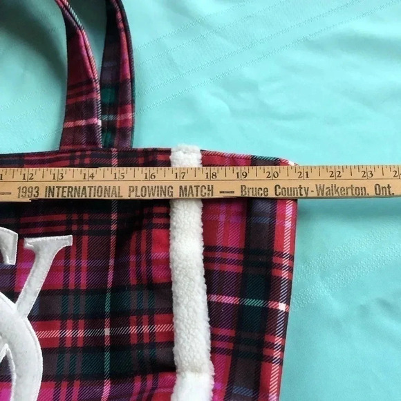 Plaid Weekend  Bag - Picture 4 of 10